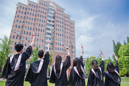 白城成人函授2023年的成人高考科目有哪些？